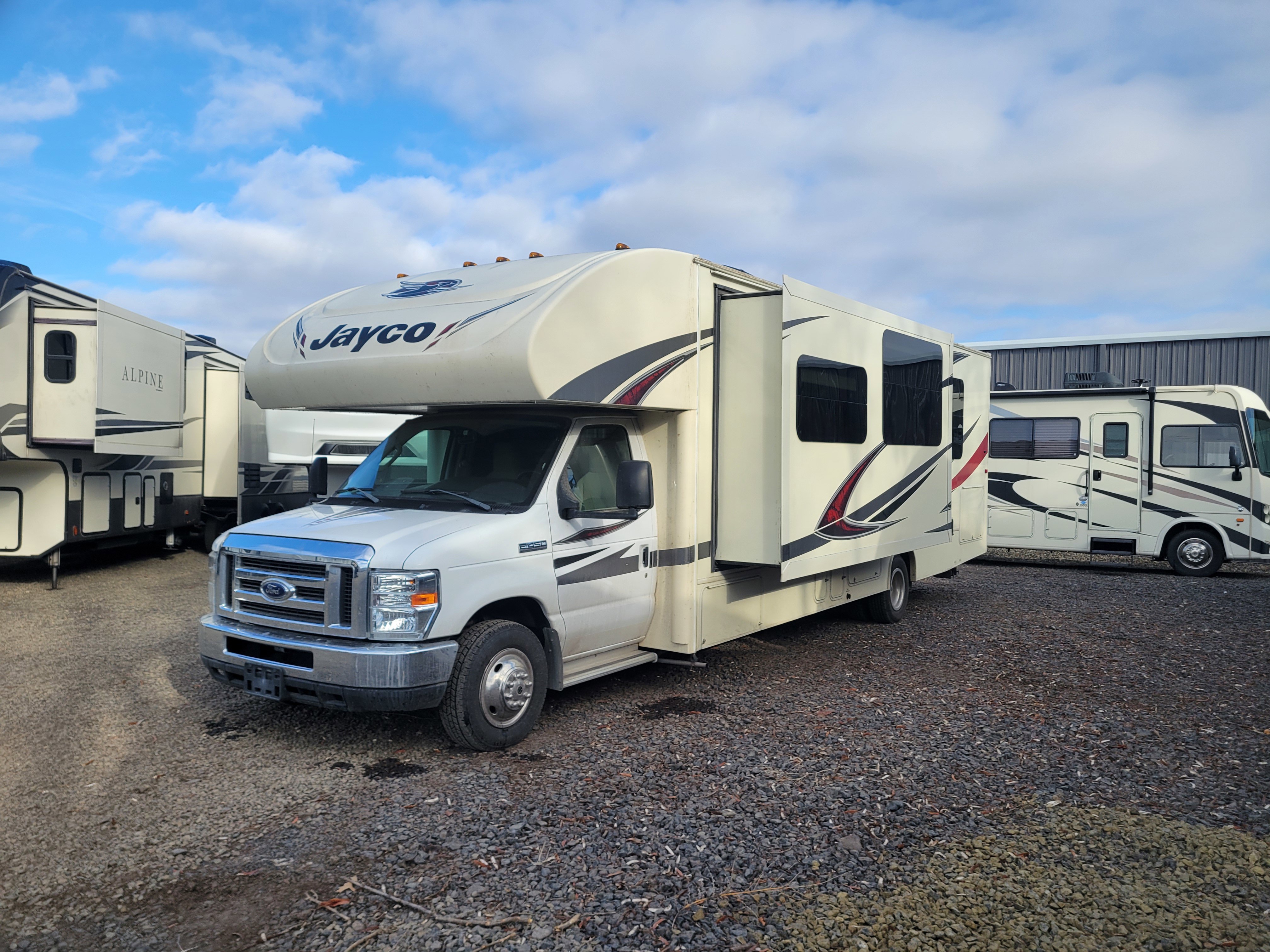 Used 2016 Ford E-450 and Econoline 450 Super Duty w/ Motorhome Prep Package RWD image 5