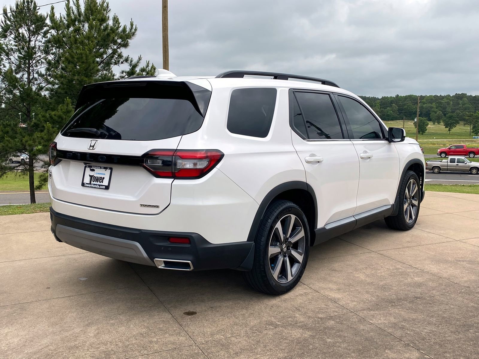 Used 2023 Honda Pilot Touring image 6