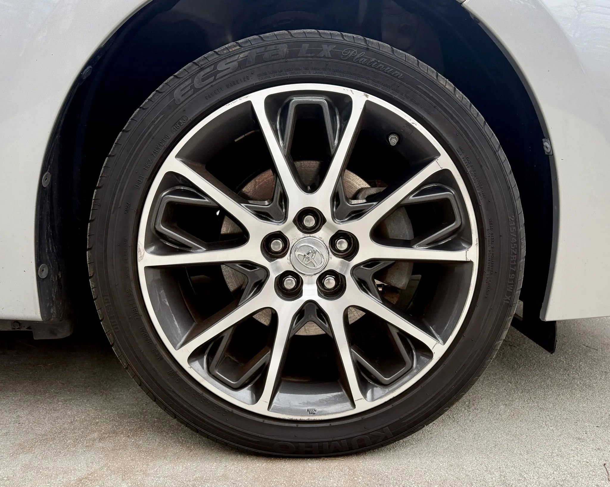 Used 2017 Toyota Corolla SE 50th Anniversary image 27