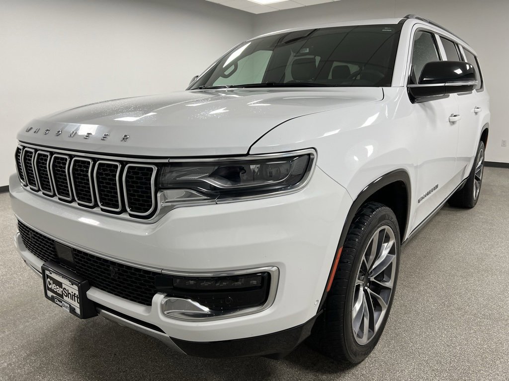 Used 2023 Jeep Wagoneer L Series III w/ Premium Group I image 4