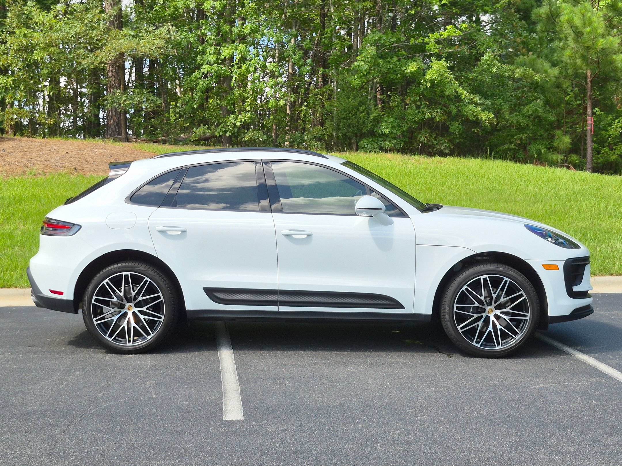 Certified 2026 Porsche Macan AWD/4WD image 31