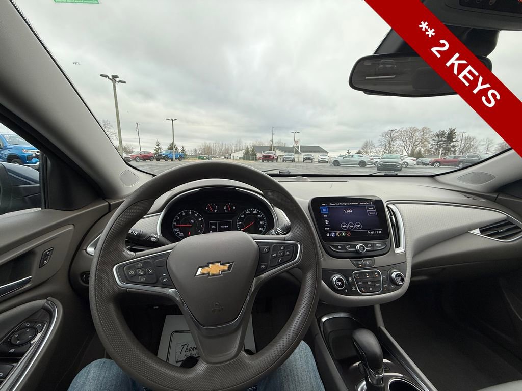 Used 2022 Chevrolet Malibu LT FWD image 17