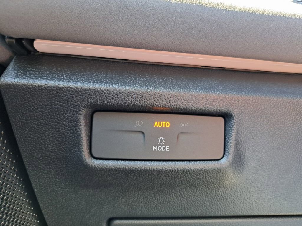 New 2026 Volkswagen Tiguan SE R-Line image 15