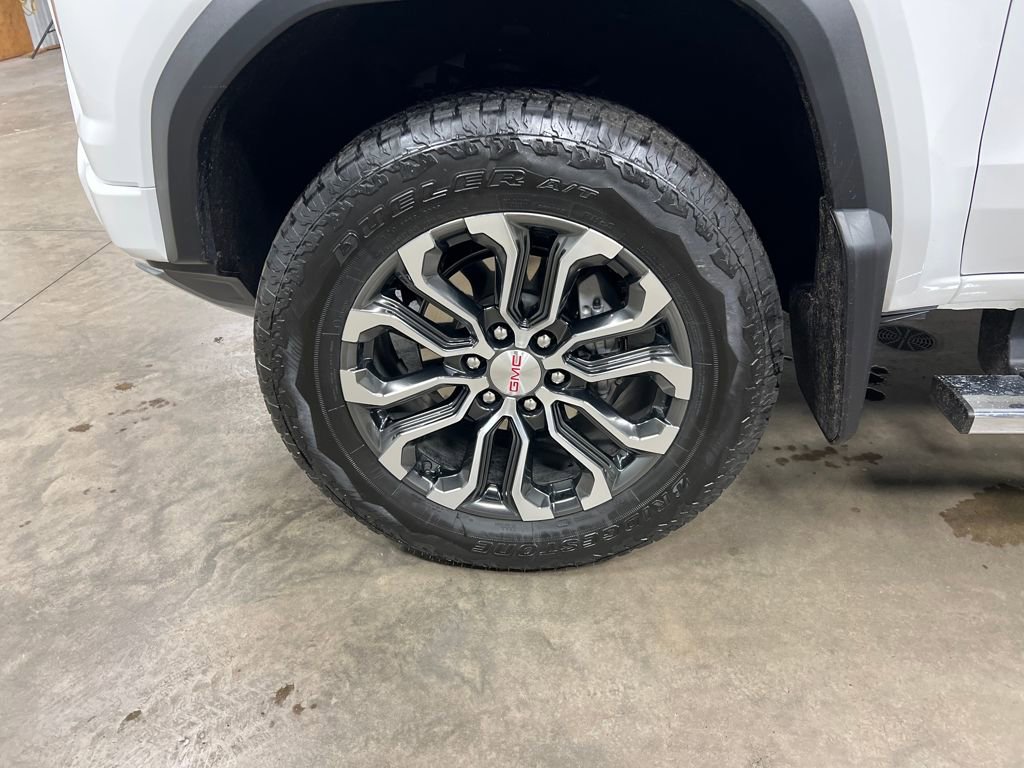 Certified 2025 GMC Canyon Denali image 10