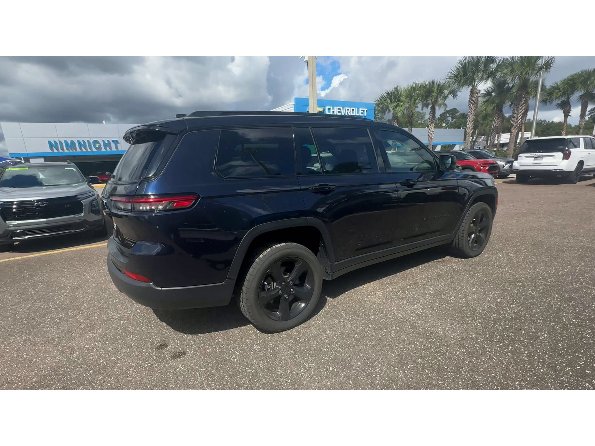 Used 2024 Jeep Grand Cherokee L Limited w/ Black Appearance Package RWD image 2