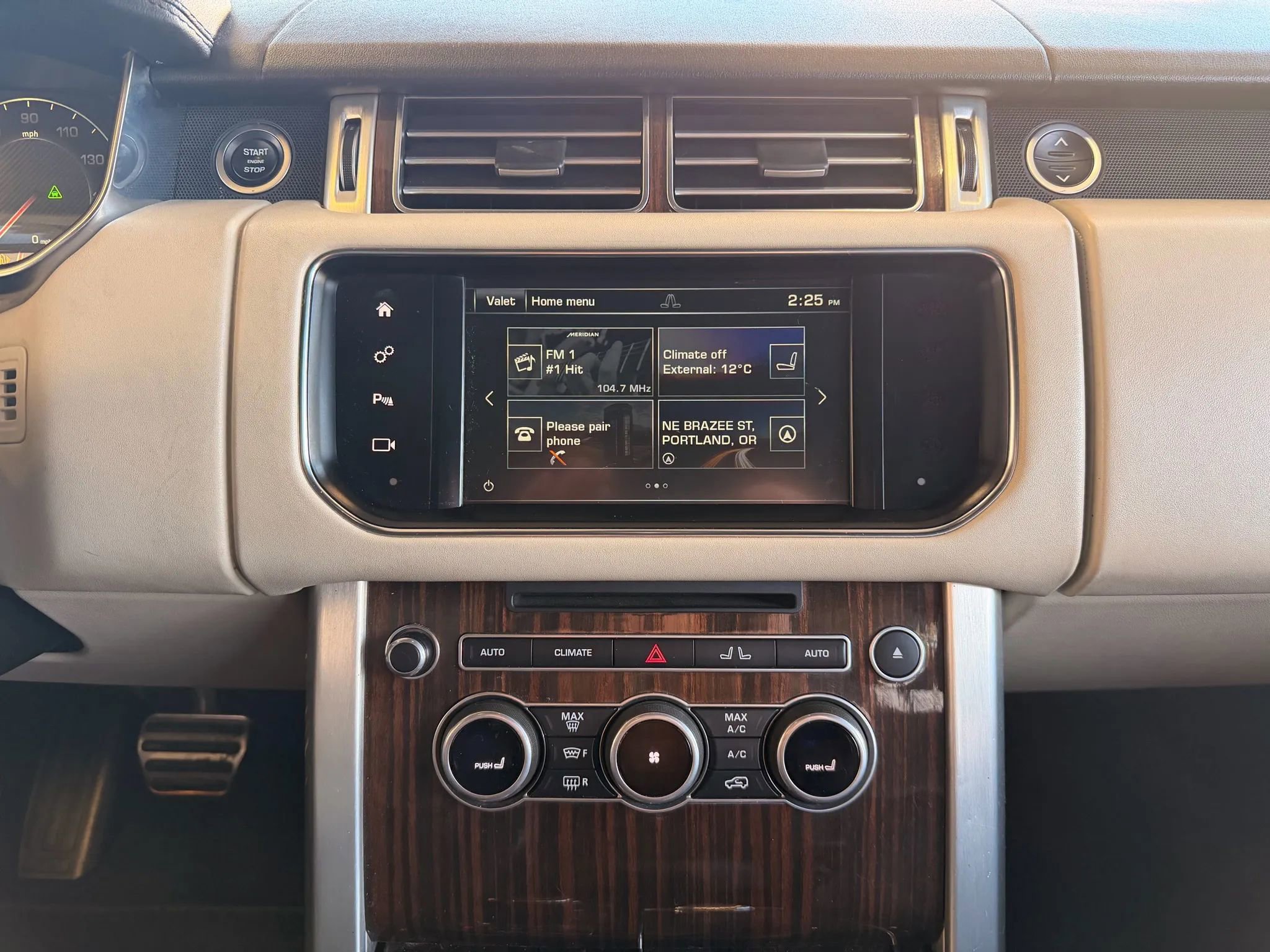 Used 2016 Land Rover Range Rover Supercharged image 16