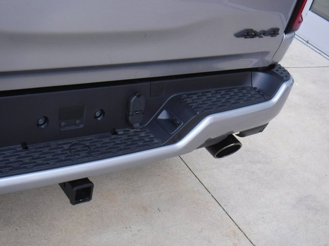 New 2026 RAM 1500 4x4 Crew Cab image 8