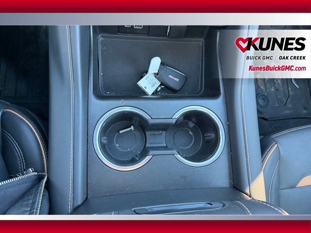 Used 2023 GMC Yukon XL AT4 image 30