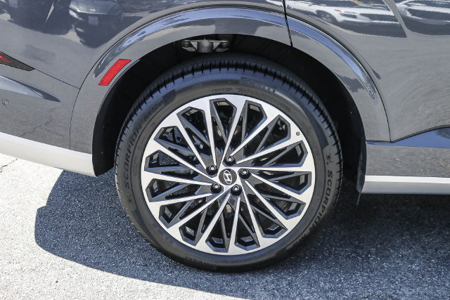 Certified 2026 Hyundai Palisade Calligraphy AWD/4WD image 14