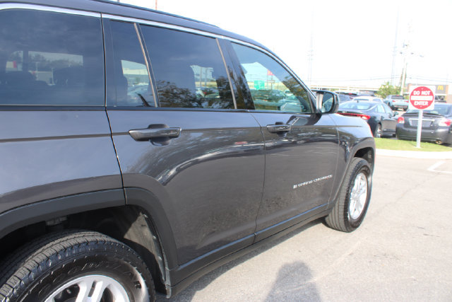 Used 2024 Jeep Grand Cherokee Laredo RWD image 46