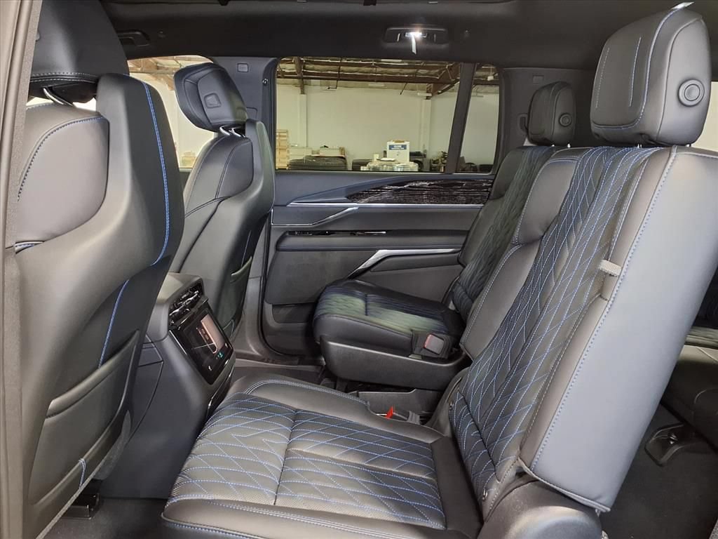 New 2026 Cadillac Escalade IQL Luxury AWD/4WD image 13