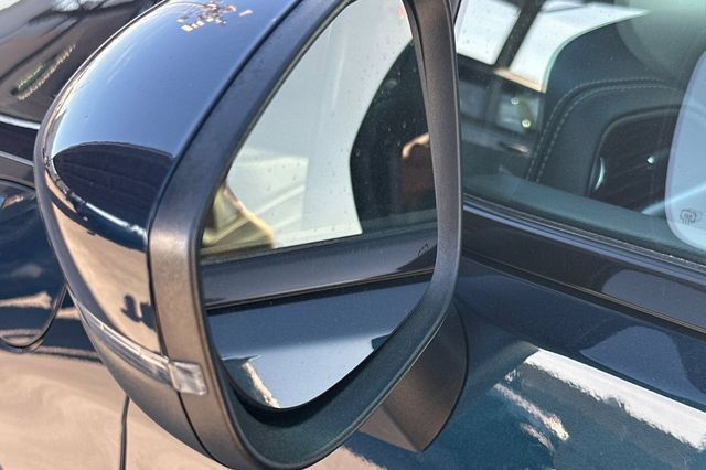 Used 2023 Chrysler Pacifica Touring-L w/ S Appearance Package FWD image 6