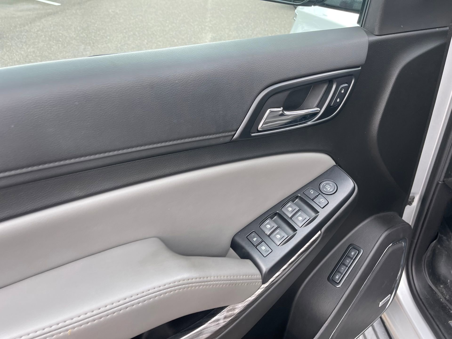 Used 2019 Chevrolet Tahoe LT image 17