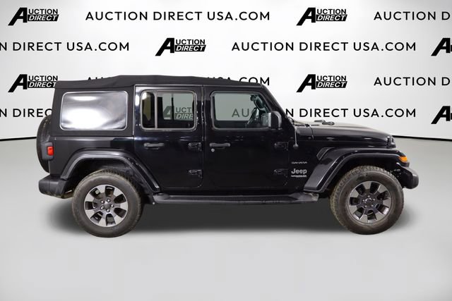 Used 2018 Jeep Wrangler Unlimited Sahara AWD/4WD image 41