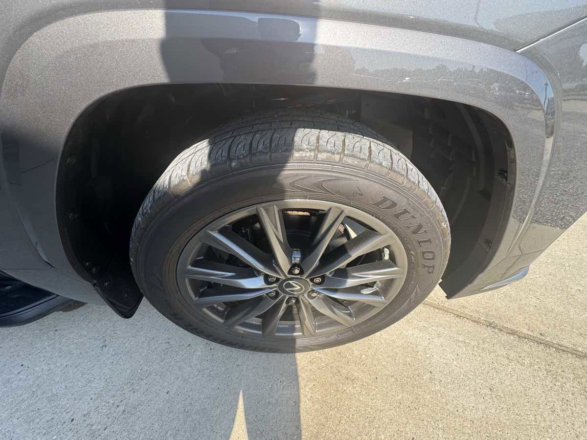 Used 2023 Lexus LX 600 F Sport image 33