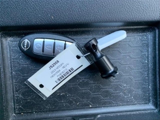 Used 2023 Nissan Frontier SV w/ SV Convenience Package image 5