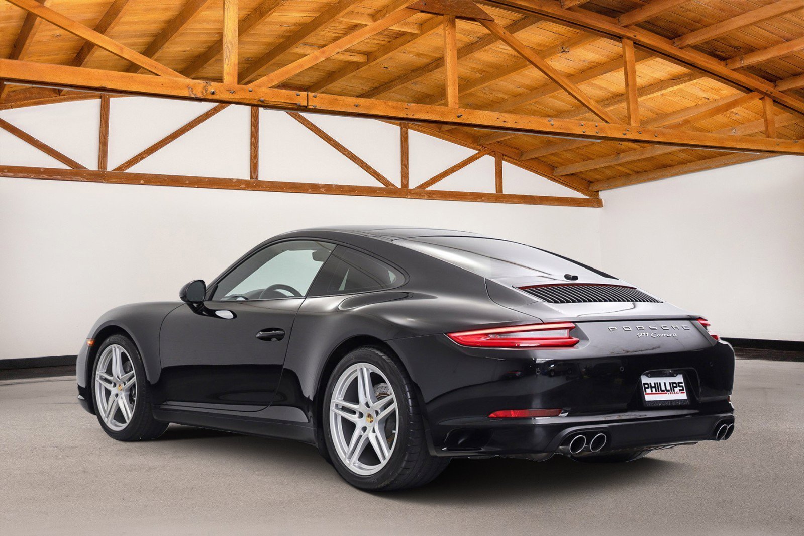 Used 2018 Porsche 911 Carrera RWD image 3