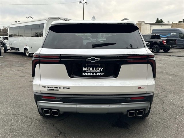 Used 2024 Chevrolet Traverse Z71 image 4