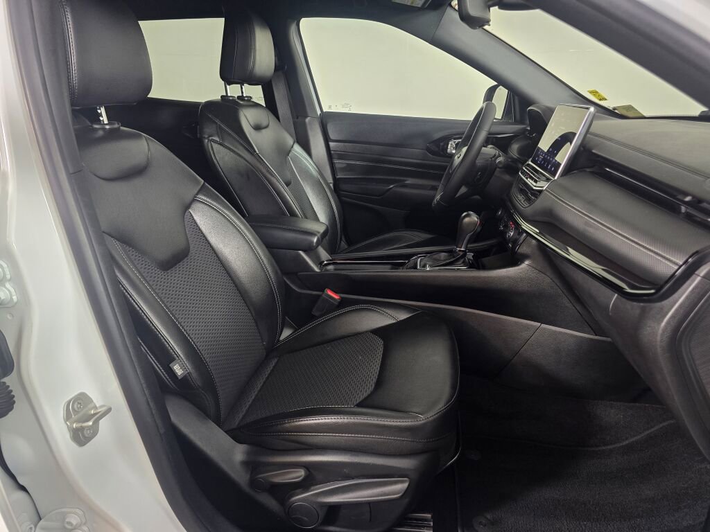 Used 2023 Jeep Compass Altitude image 42