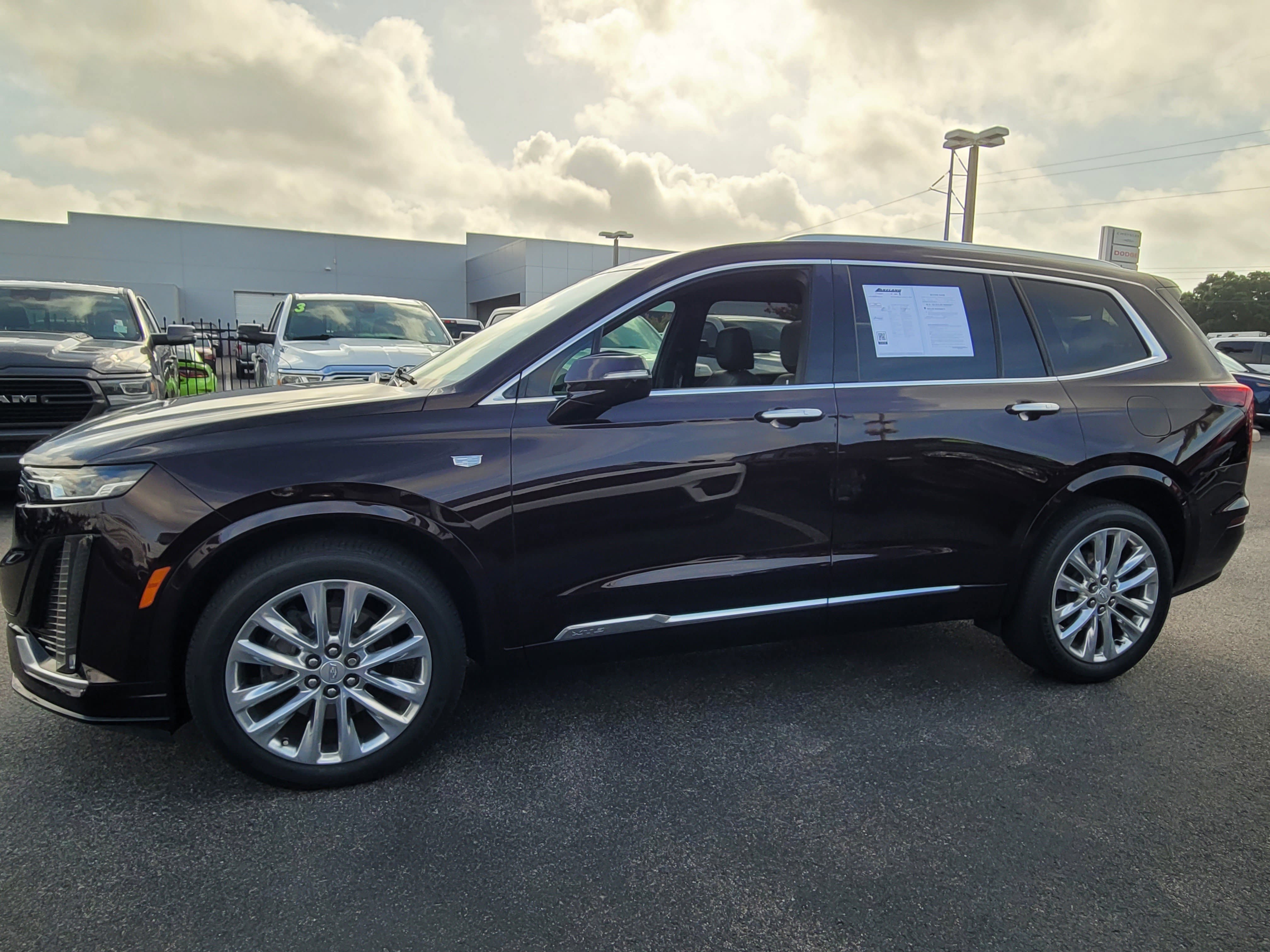 Used 2020 Cadillac XT6 Premium Luxury FWD image 7