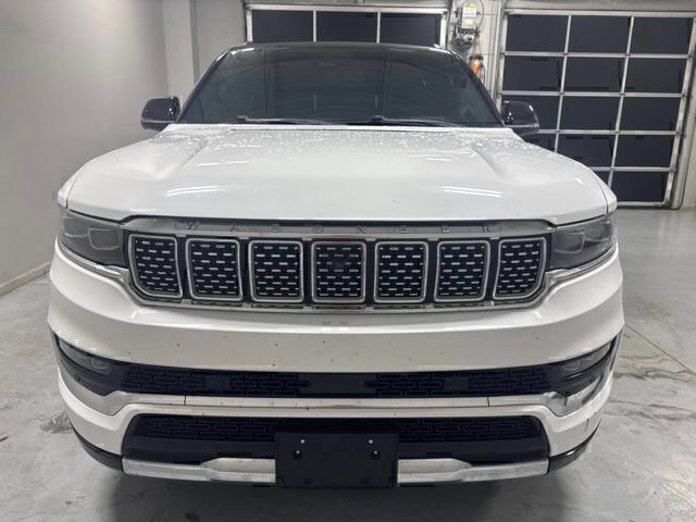 Used 2023 Jeep Grand Wagoneer L Series II AWD/4WD image 2