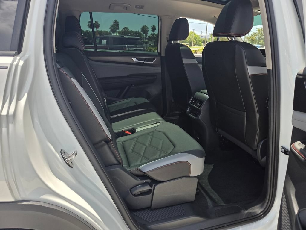 Used 2024 Volkswagen Atlas Peak Edition SEL AWD/4WD image 19