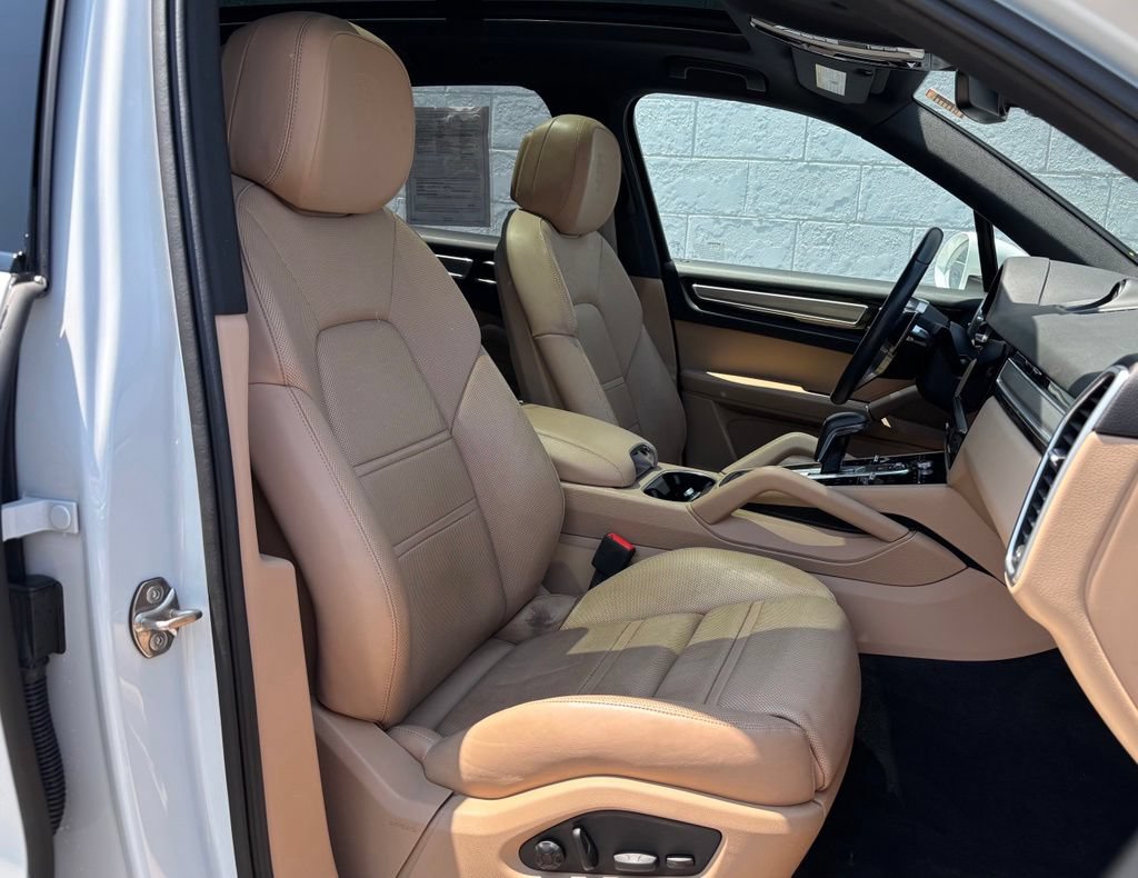 Certified 2023 Porsche Cayenne S Platinum AWD/4WD image 17