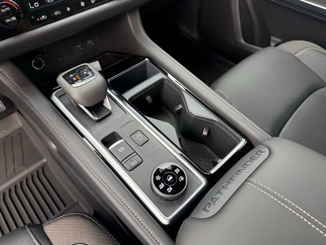 New 2025 Nissan Pathfinder SL w/ Black Appearance Package image 22