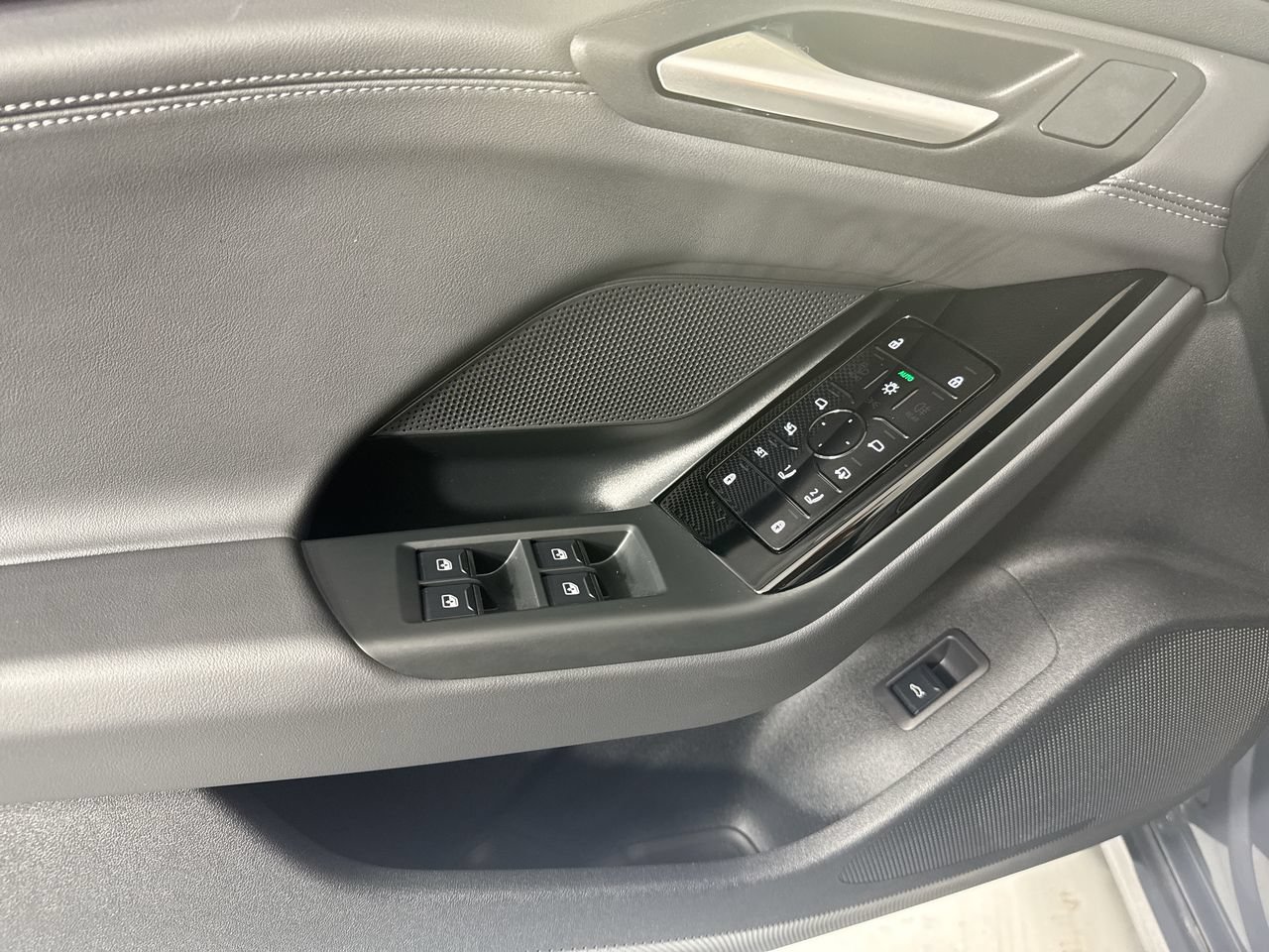 Used 2025 Audi A6 e-tron Premium w/ Ultra Package AWD/4WD image 20
