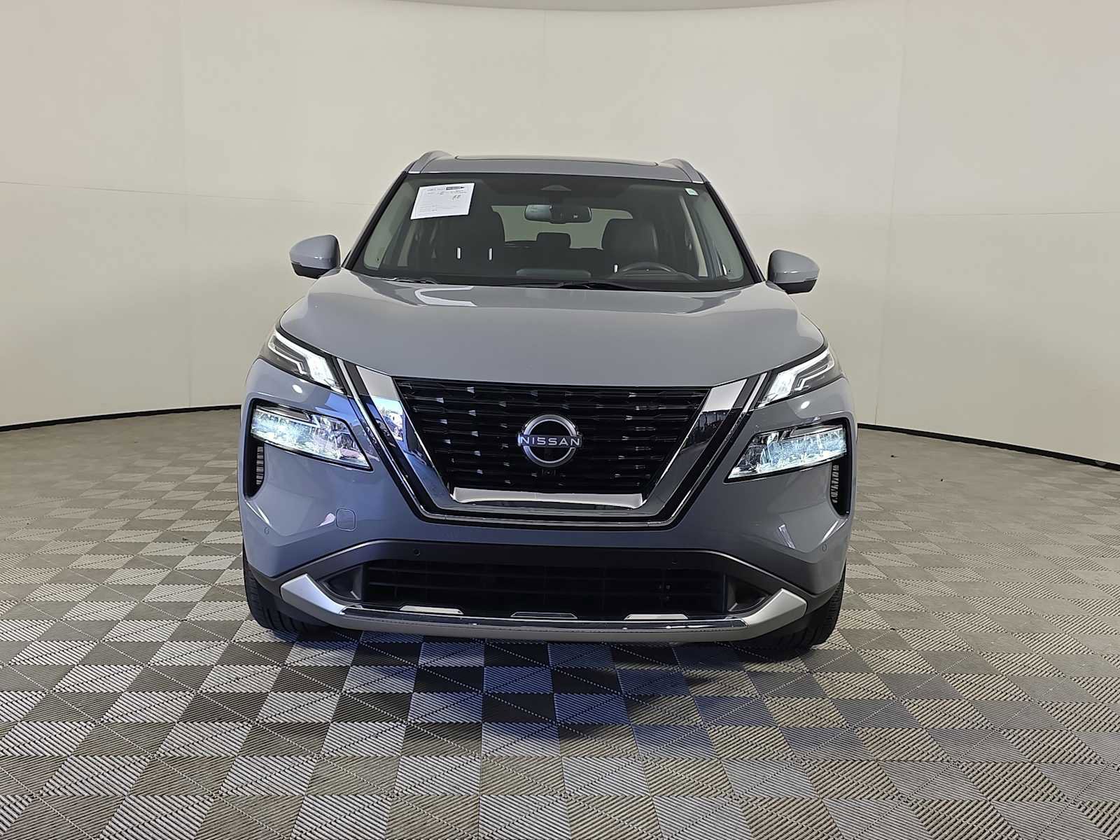 Used 2023 Nissan Rogue Platinum w/ Platinum Premium Package image 3