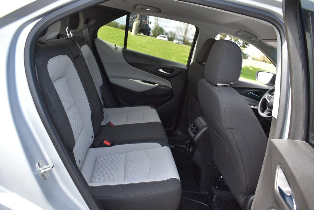 Used 2020 Chevrolet Equinox LS w/ LS Convenience Package FWD image 26