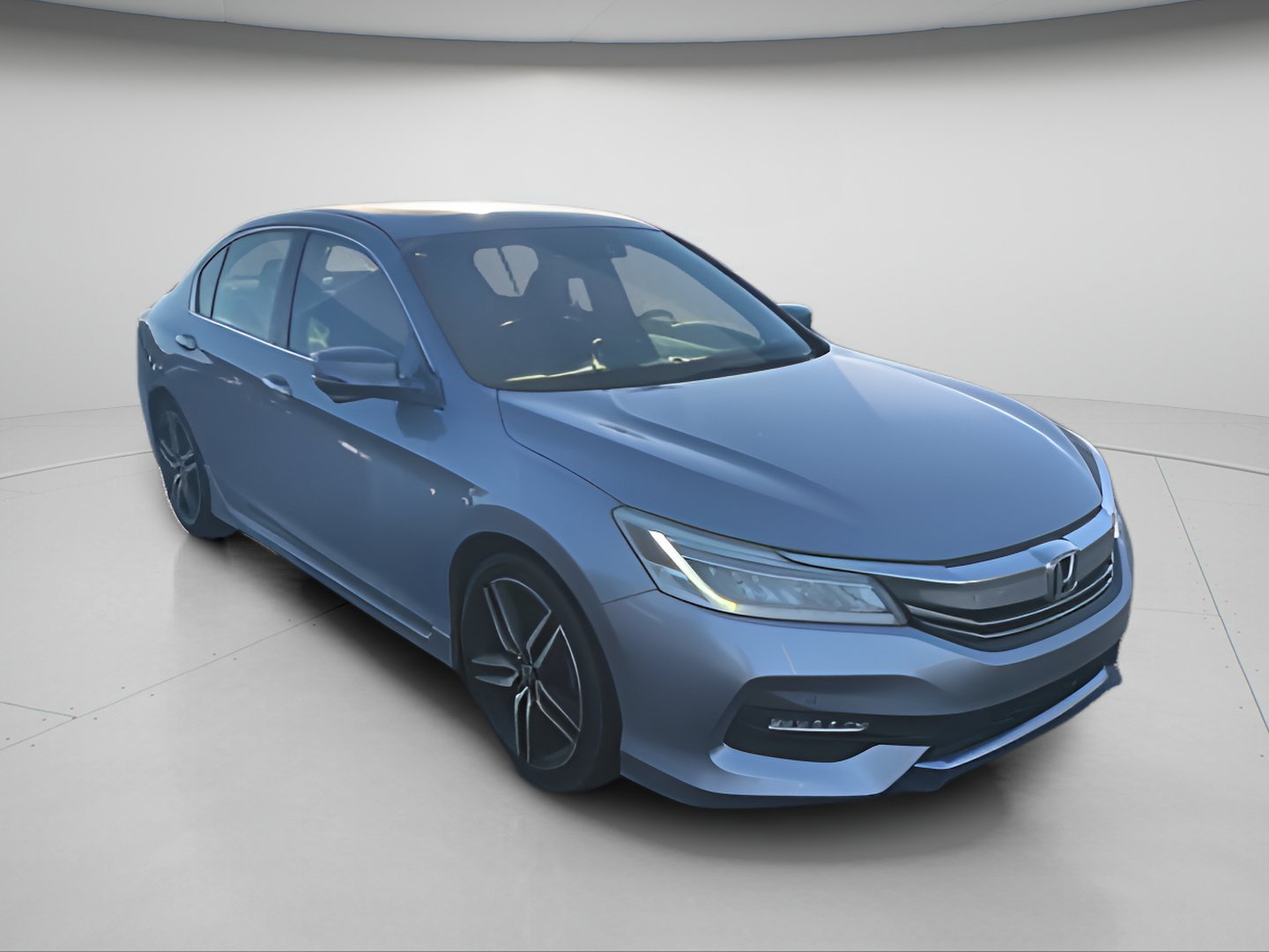 Used 2017 Honda Accord Touring image 5