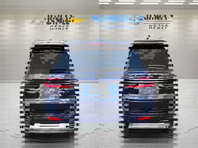 Used 2025 BMW X7 xDrive40i w/ Executive Package image 4