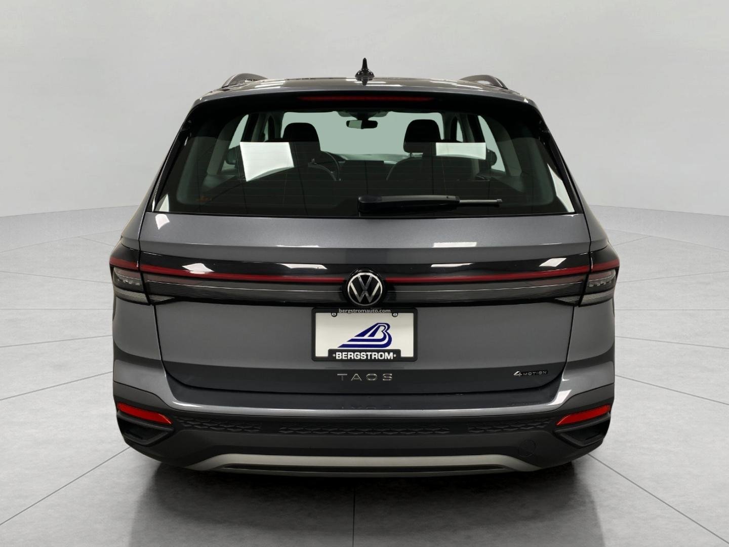 Used 2025 Volkswagen Taos S AWD/4WD image 5