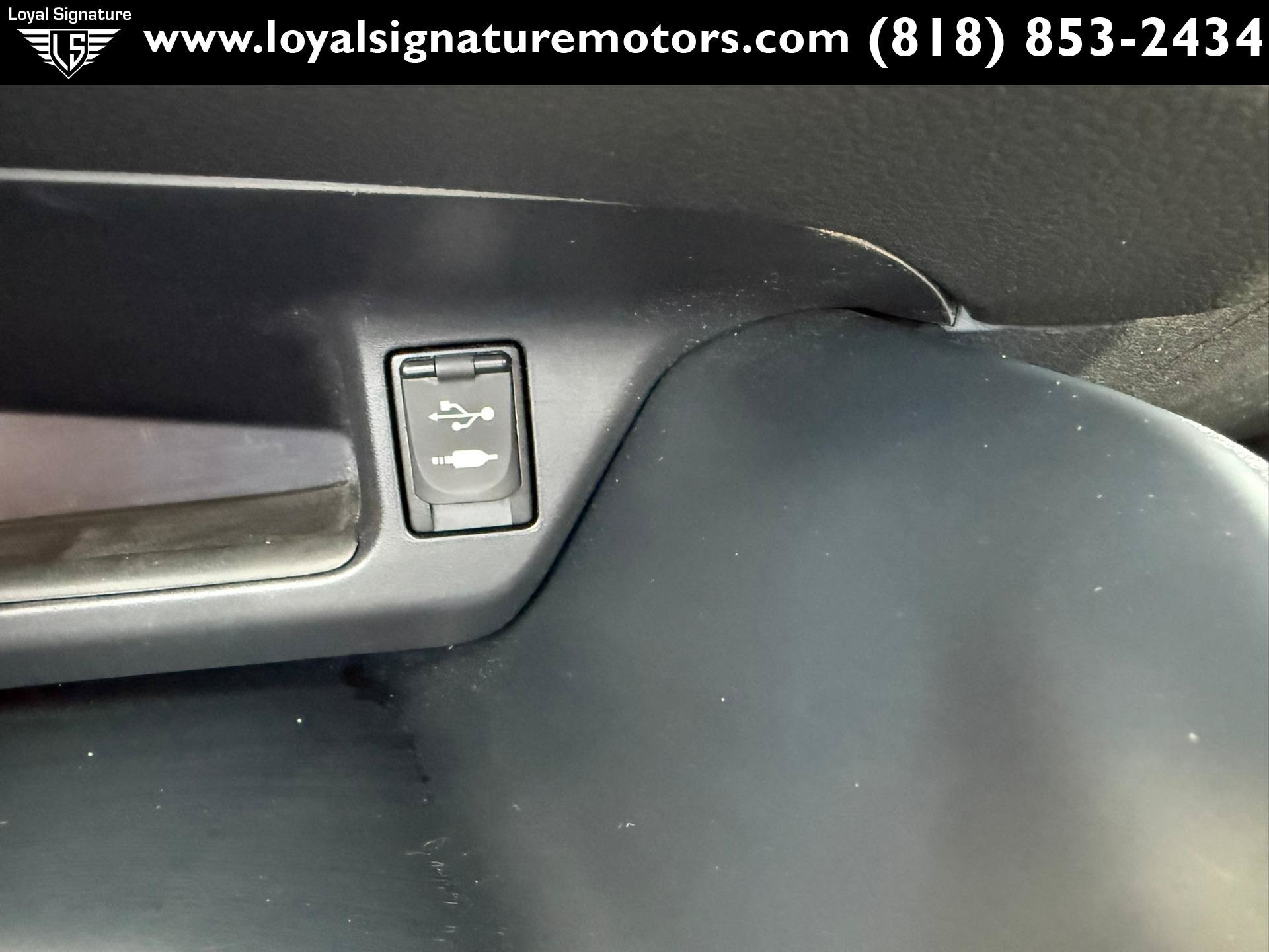 Used 2018 Toyota C-HR XLE FWD image 23