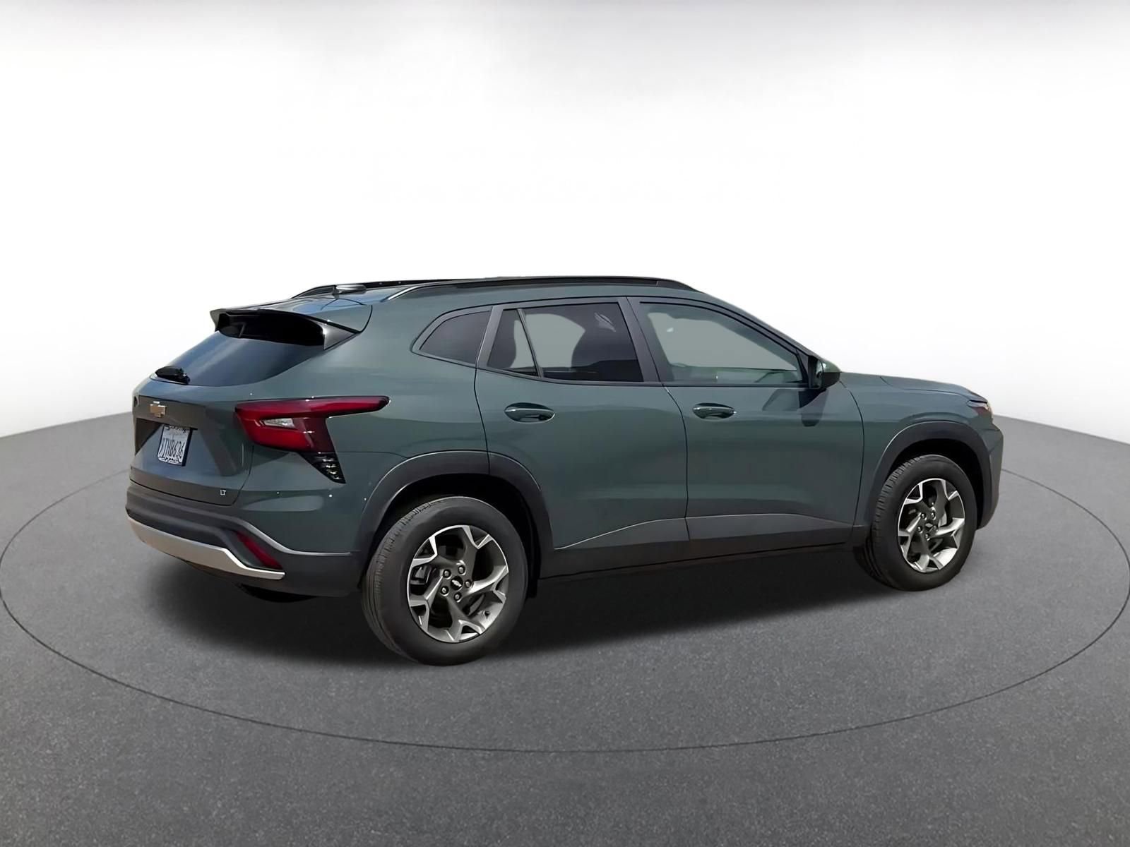 Used 2025 Chevrolet Trax LT w/ LT Convenience Package image 14