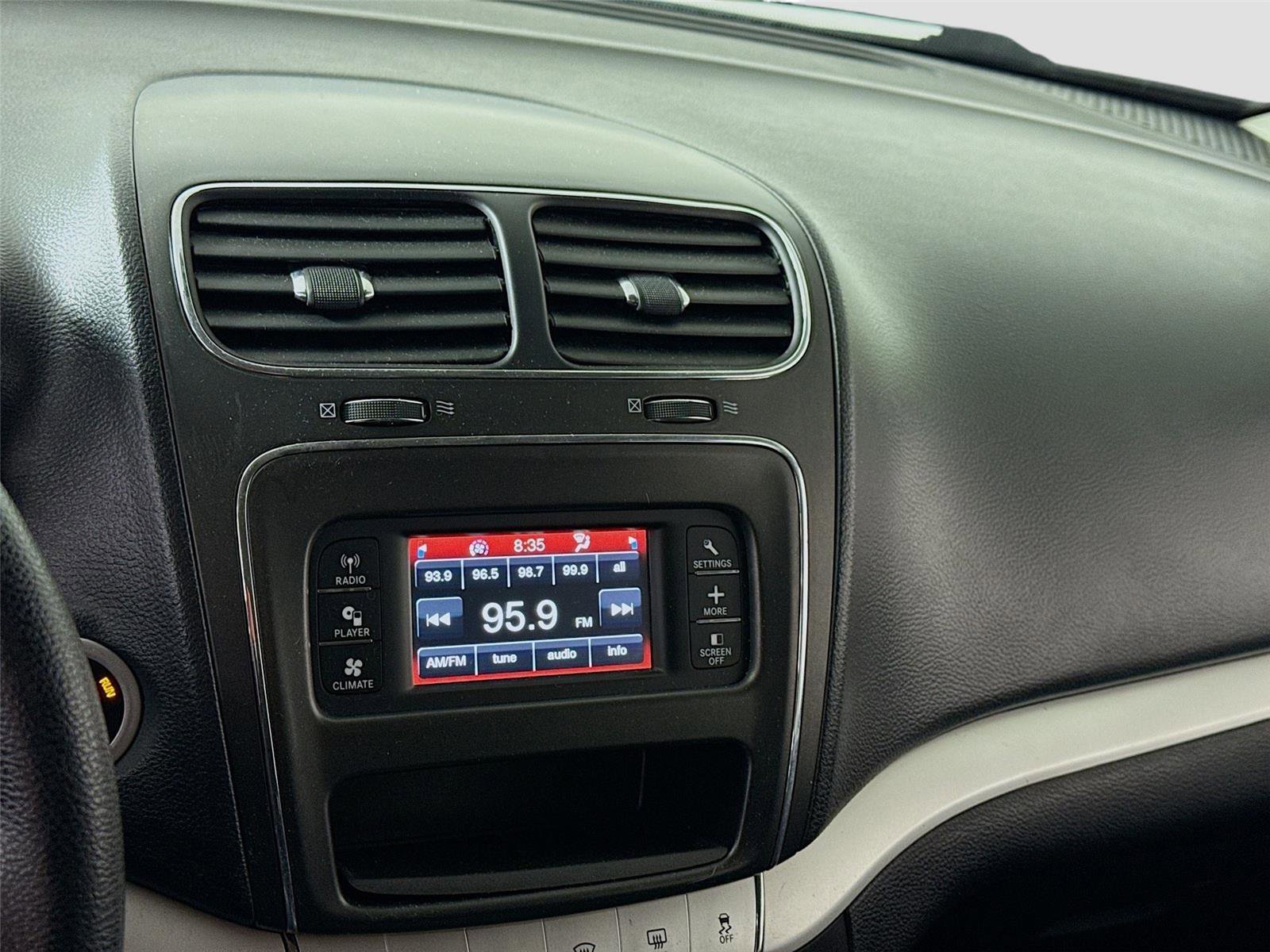 Used 2018 Dodge Journey SE w/ Blacktop Package FWD image 6