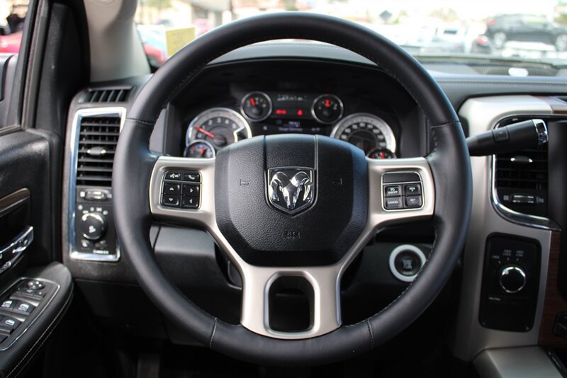 Used 2016 RAM 2500 Laramie w/ Convenience Group AWD/4WD image 17