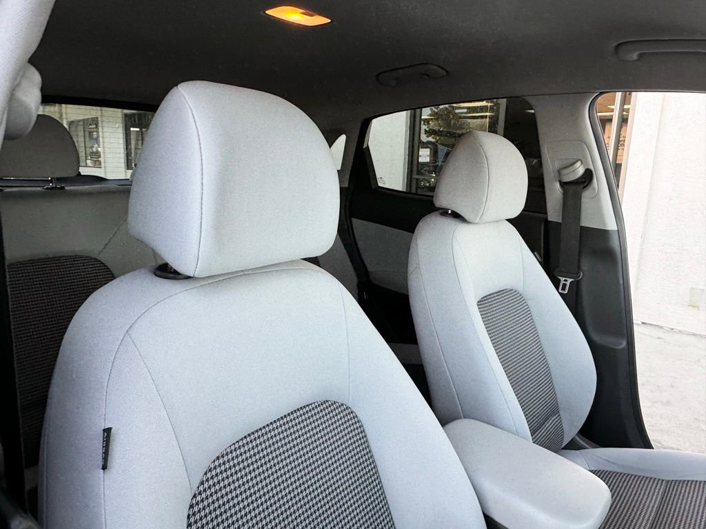 Used 2022 Hyundai Kona SE image 25