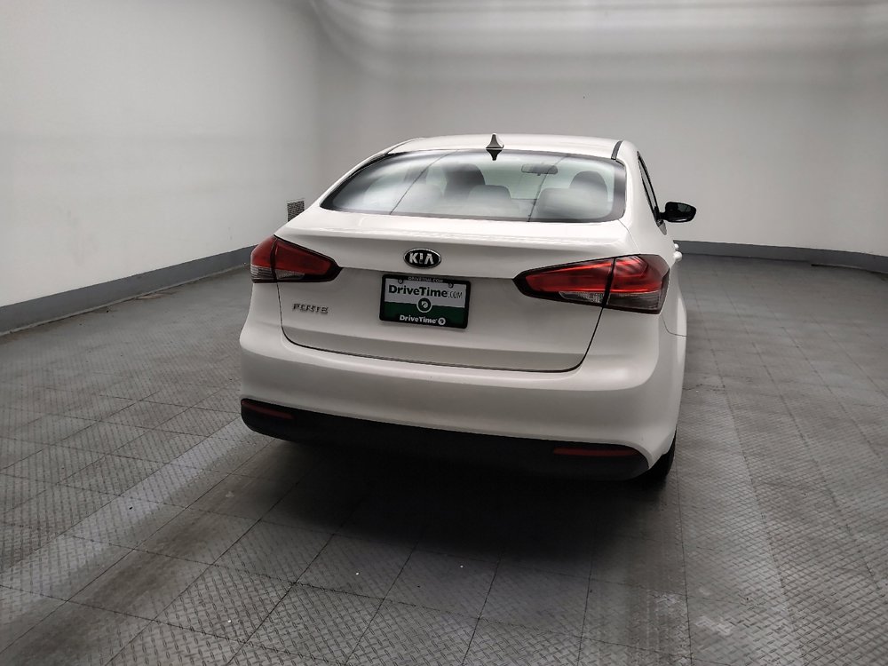 Used 2017 Kia Forte LX image 7