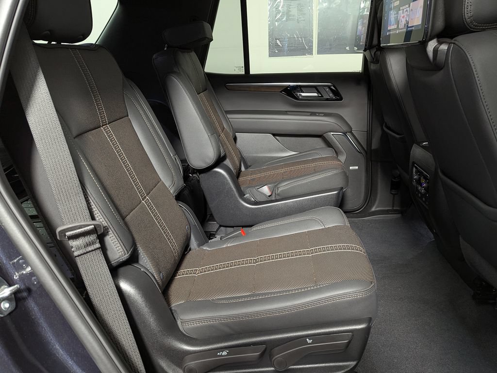 Used 2026 Chevrolet Tahoe High Country AWD/4WD image 46
