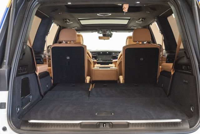 Used 2023 Jeep Grand Wagoneer Series III AWD/4WD image 48
