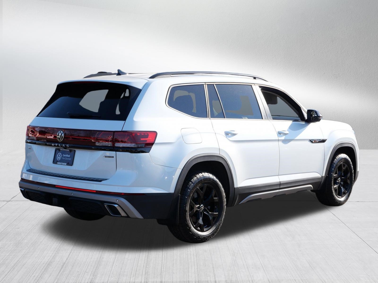 Certified 2024 Volkswagen Atlas Peak Edition SEL AWD/4WD image 7