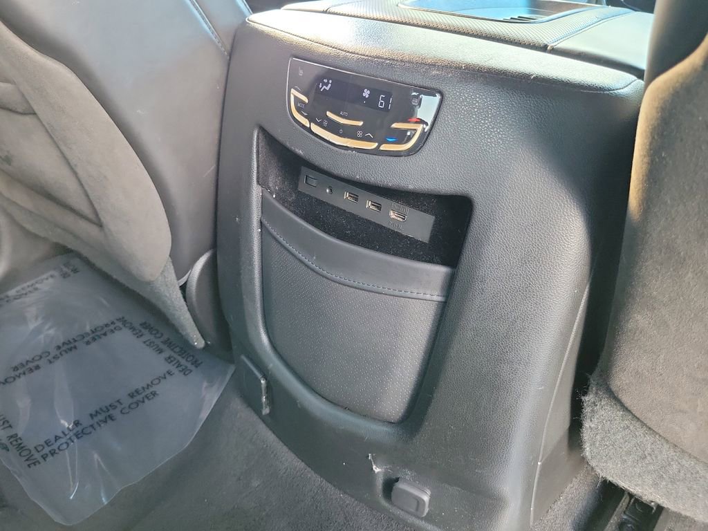 Used 2018 Cadillac Escalade Platinum image 26
