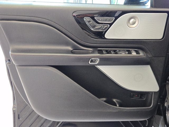 Used 2020 Lincoln Aviator Reserve w/ Equipment Group 202A AWD/4WD image 22