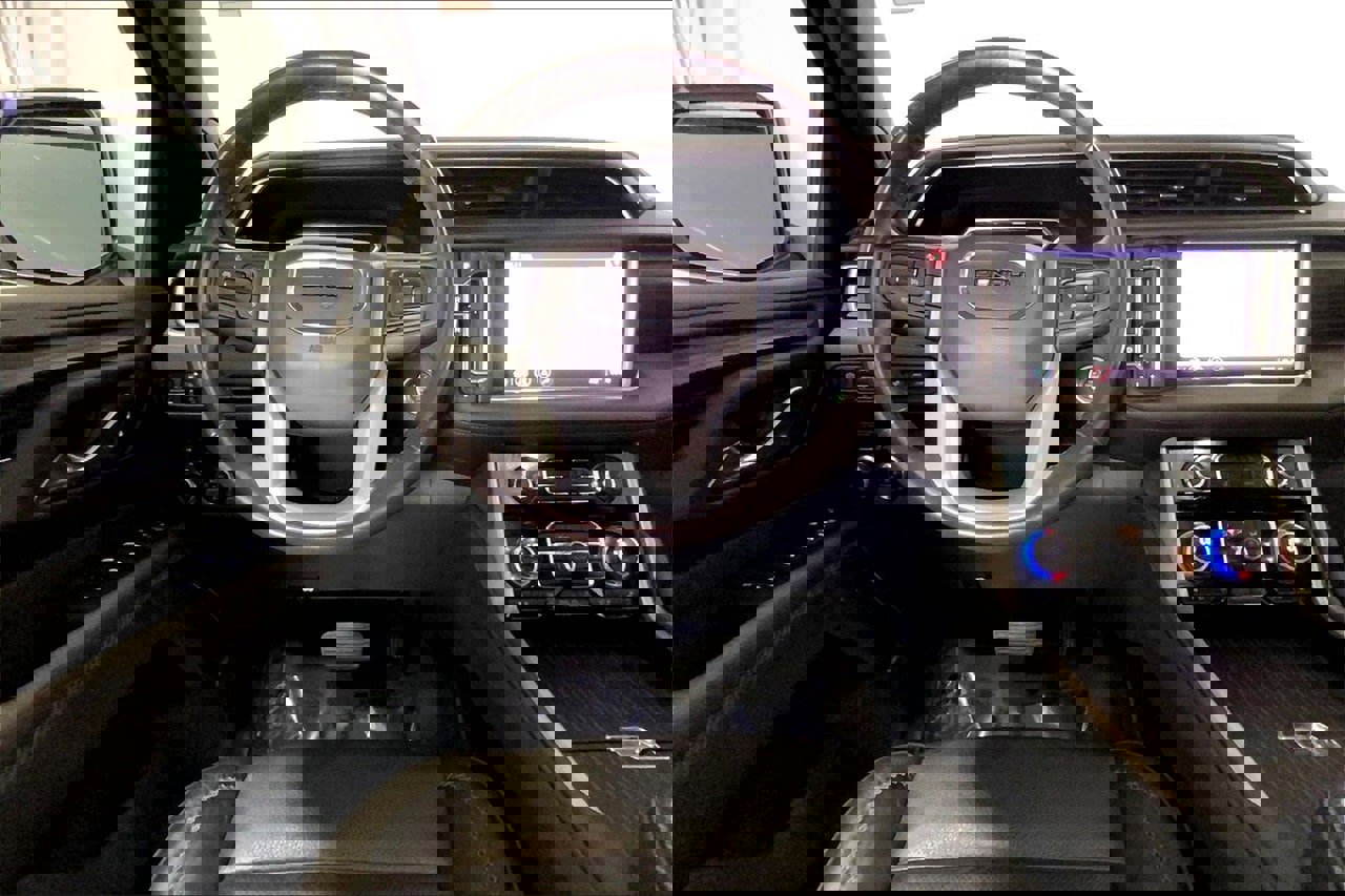 Used 2021 GMC Yukon Denali image 4