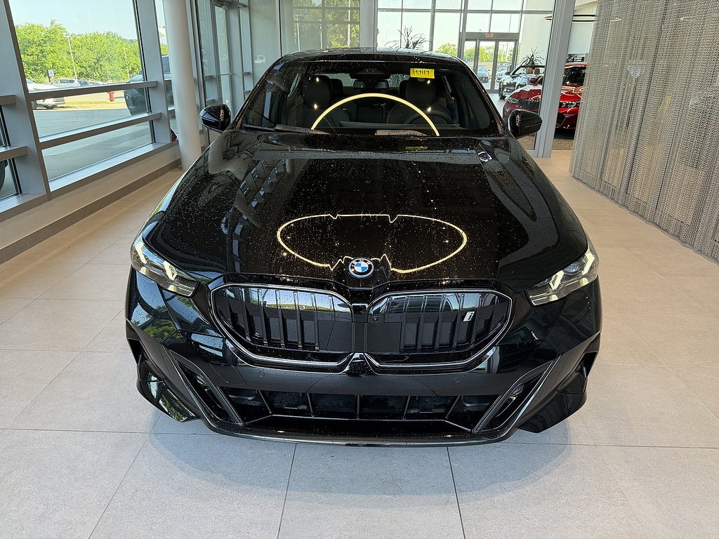 New 2027 BMW i5 xDrive40 w/ M Sport Package AWD/4WD image 2