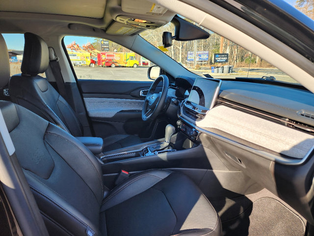 Certified 2022 Jeep Compass Latitude w/ Sun and Sound Group image 25