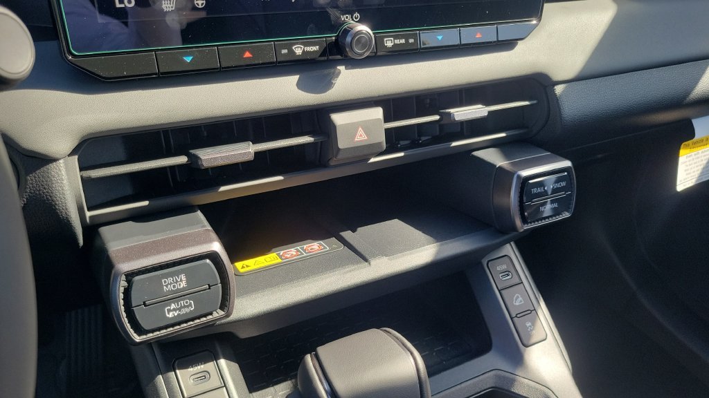 New 2026 Toyota RAV4 XSE AWD/4WD image 15