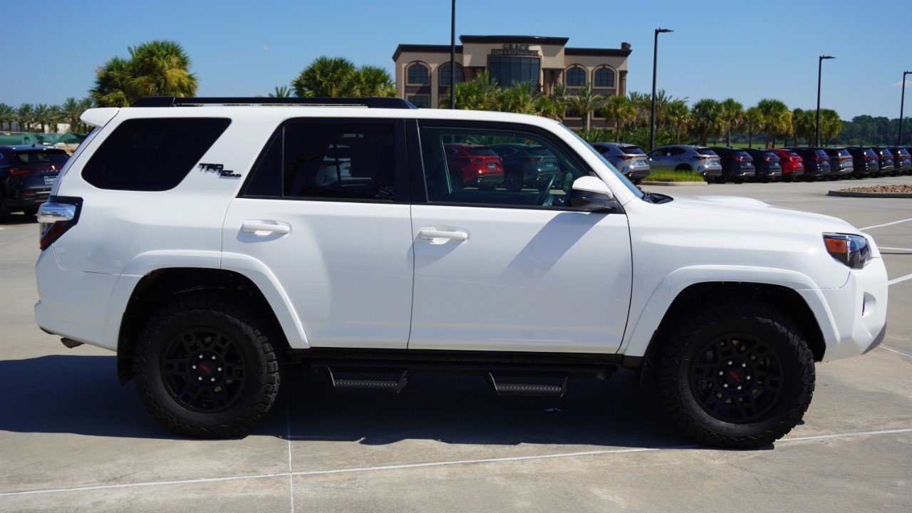 Used 2019 Toyota 4Runner TRD Off-Road AWD/4WD image 4